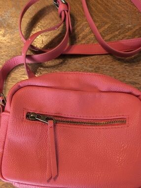 Universal Threads Coral Leather Crossbody Bag - Casual Everyday Purse